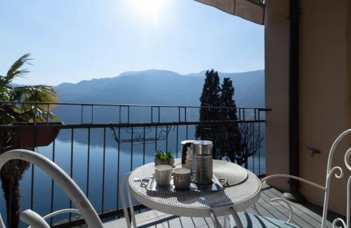 Mandello del Lario Apartment | Mamma Ciccia Holiday Home - Waterfront Apartment