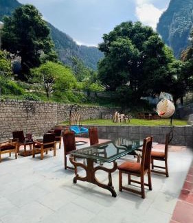 Vashist Hotel | Manali Heritage Hotel - Best Selling Hotel in Manali