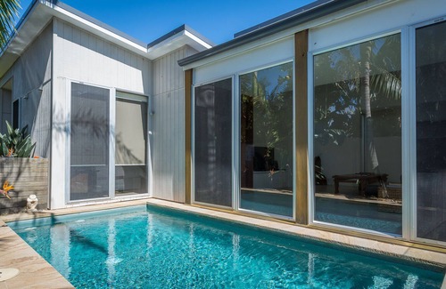 Kiama House | Mandalay is nestled in lush tropical gardens!