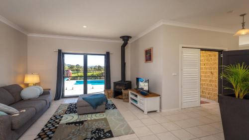 Congewai House | 'Mandalay Villa 2'