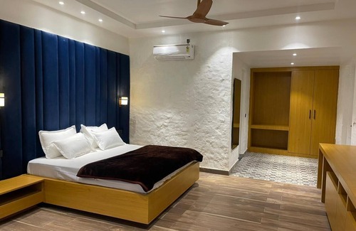 Dharamshala Hotel | Mangalam Inn By AAA Grand