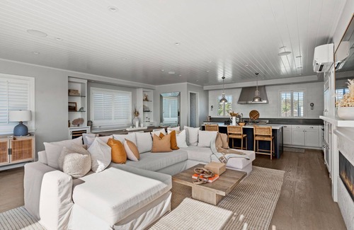 The Strand House | Manhattan Beach Luxury 4Bed | Walk to Pier | Sauna