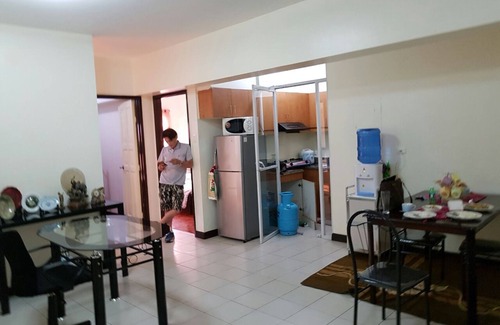 Mandaluyong Condo | Manila skyline view, river facing 3 bed room, 2 bath, fully furnished apartment