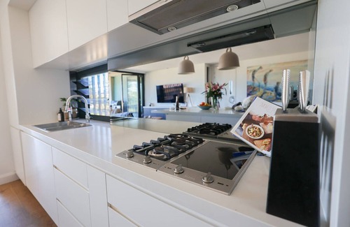 Queenscliff Apartment | Manly Seabreeze Escape - Newly renovated!