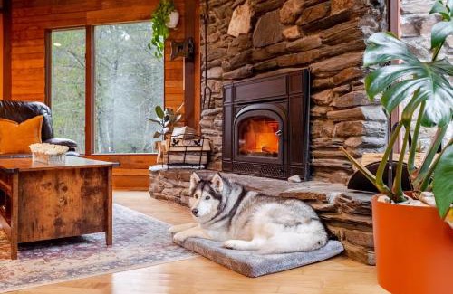 Hancock House | MapleCastle = HotTub, RiverSide, IndoorHummock, FirePlace, BackYard