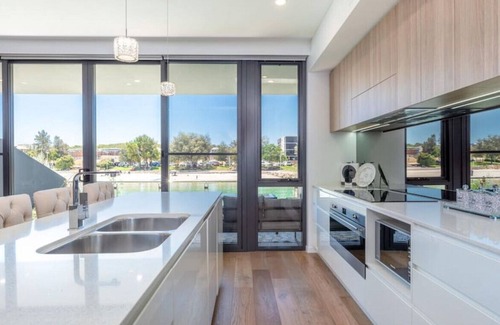 North Coogee Villa | Maraboo Island Waterfront Luxe