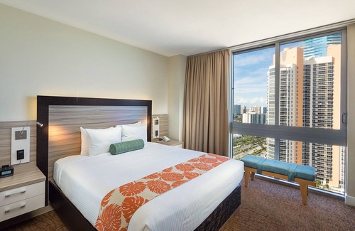 Sunny Isles Beach Hotel | Marenas Ocean View Apartment