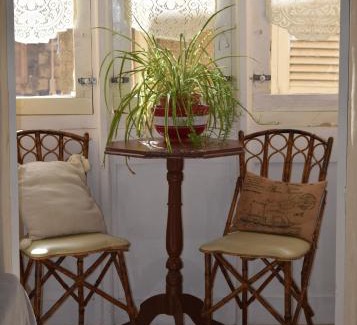 Victoria Bed & Breakfast | Maria Townhouse Heart of Victoria B&B