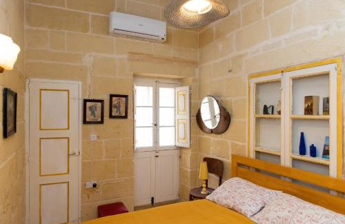 Victoria Bed & Breakfast | Maria Townhouse Heart of Victoria B&B