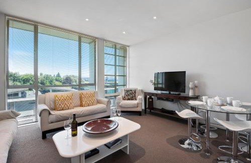 Taupo Apartment | Marinaside Villa - Taupo Holiday Apartment