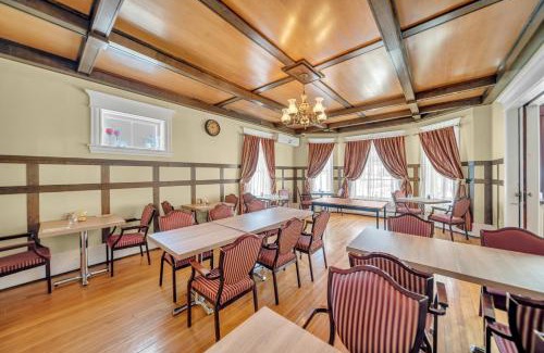 Marmora House | Marmora and Lake Inn and Victorian Diner-2025 Group Reunion Home for up to 32 guests