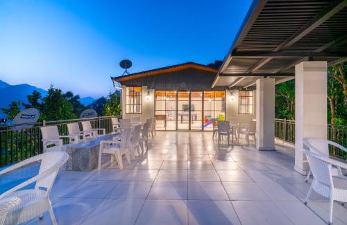 Lansdowne Hotel | Marten's Wilderness Retreat