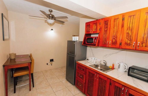 Potters Village Apartment | Martin's Way @ Potters Village 1 BR Apartment