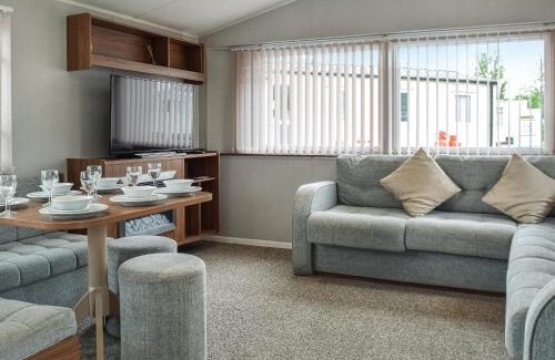 Blackpool House | Marton Mere