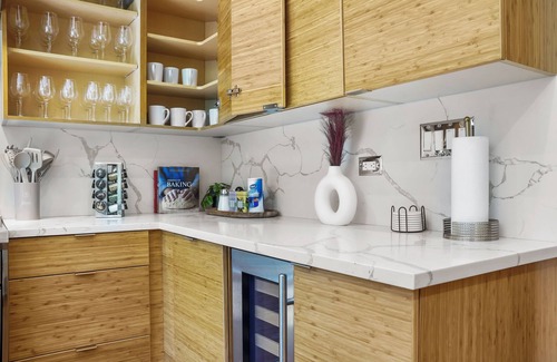 Upper Manhattan Apartment | Marvelous 6-bedroom apartment with Chef's Kitchen and Backyard Access in NYC