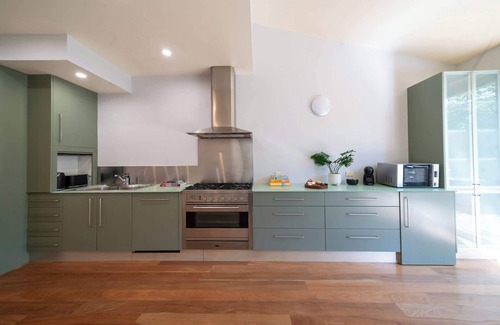 Manly House | Marvelous Manly Home moments from the Beach - NEW