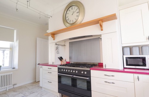 Inverness City Centre Cottage | Mary Ann Villa