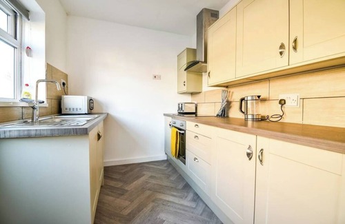 Thornaby On Tees House | Marykirk Bungalow | Workstays UK | Fast Wifi