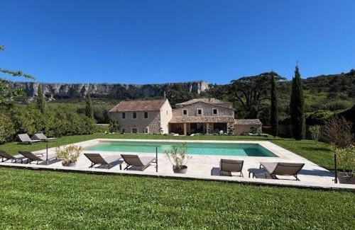 Lioux Bed & Breakfast | MAS aux CEDRES