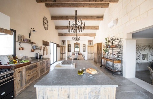 Arles House | Mas "LEGRAND", 18th century farmhouse, sleeps 15. 8 bedrooms, 8 bathrooms