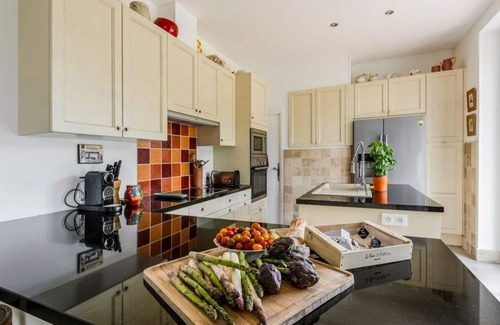 Vaison-la-Romaine Villa | Mas Mayeaux - Six Bedroom Villa, Sleeps 12