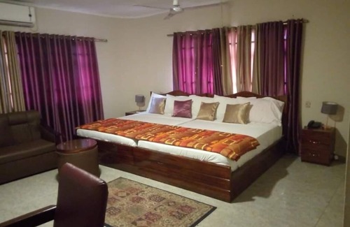 Accra Hotel | MASCOT HOTEL LTD