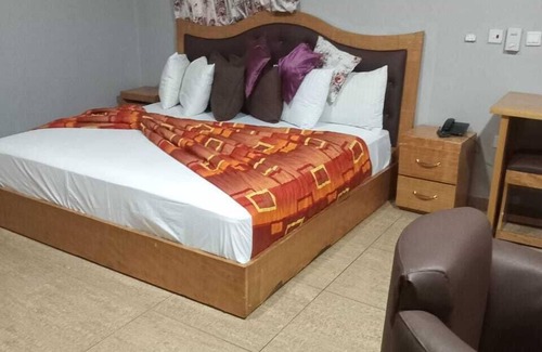 Accra Hotel | MASCOT HOTEL LTD