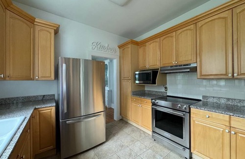 Taylor Run House | Masonic View House- Alexandria City, near Metro & Old Town, Spacious 5 bedroom