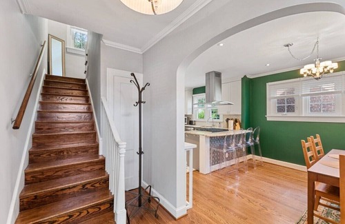 Potomac West House | Massive 5BR Historic CozySuites House
