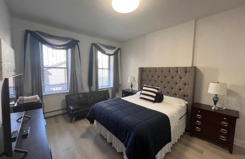 West New York Apartment | Massive 7-Bedroom 4-Bathroom Duplex 20 min to NYC