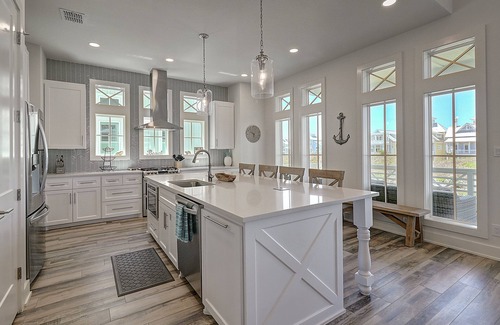 Cinnamon Shore House | Massive Cinnamon Shore Charmer w/Game Room, Private Hot Tub+Amenity Access
