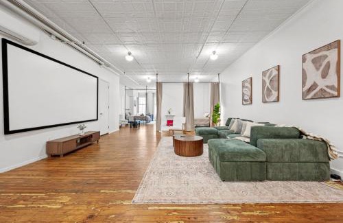 SoHo Hotel | Massive SoHo Loft 4 Bedrooms 2 Bath 7 Beds