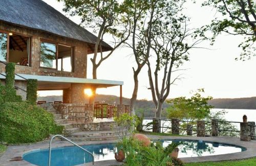 Matabeleland North Cabin | Masumu River Lodge