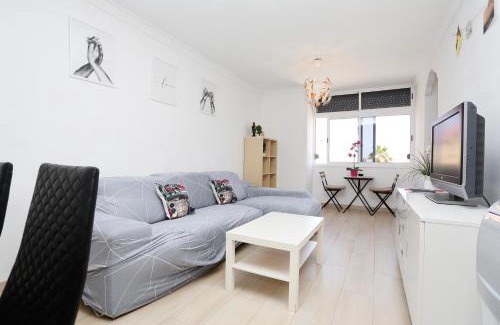 San Fernando Apartment | Masvacation La Rosaleda 3Room,Parking