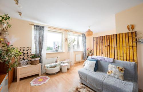 Bielany Apartment | Maszewska Comfy Studio by BookingHost