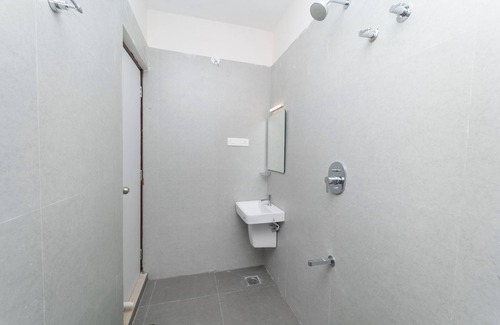 Periamet Hotel | MATHI RESIDENCY