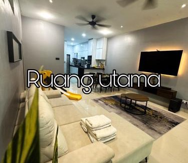 Kampung Seberang Takir House | MatmingDtakir (near beach & drawbridge)