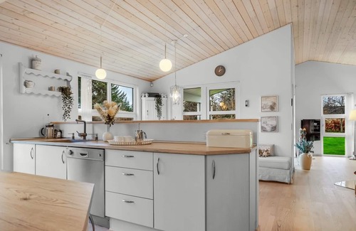 Hou House | "Maunu" - from the sea by Interhome