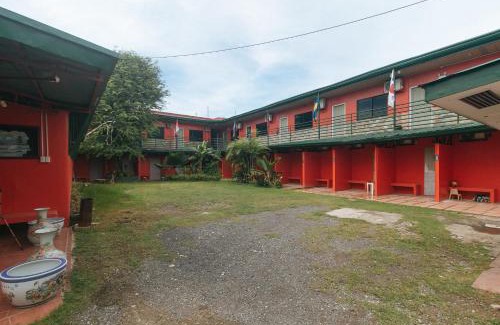 Lapu-Lapu Hotel | Max Travellers Inn by RedDoorz