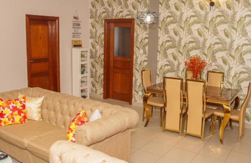 Douala Apartment | MAXIM HOUSE, Denver, 24h sur 24 Internet, Electricité, Eau, Canal Sat, Parking Privé, Sécurité,Gardien