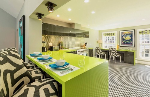 Downtown Condo | *MAYA’S SECRET TREASURE @ DUVAL* Private Pool & Balcony over Duval + LAST KEY