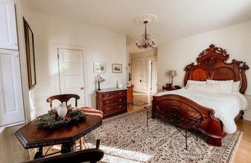 Orange Bed & Breakfast | Mayhurst Estate