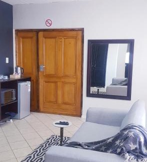 Greater Johannesburg Metropolitan Area House | Me Time