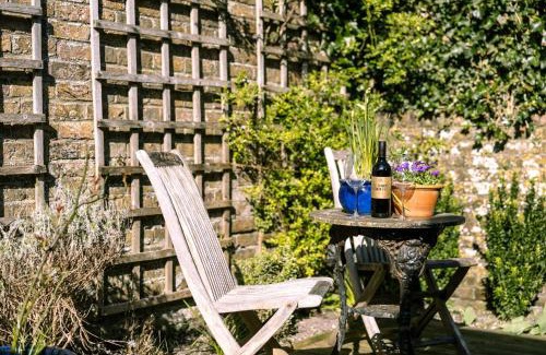 Meads House | Meads Garden Cottage Close to Sea