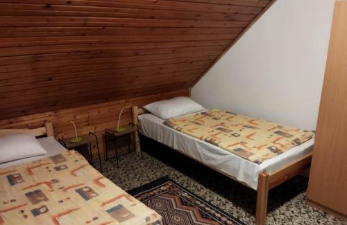 Magyarhertelend Apartment | Mecsek Virágai Lak