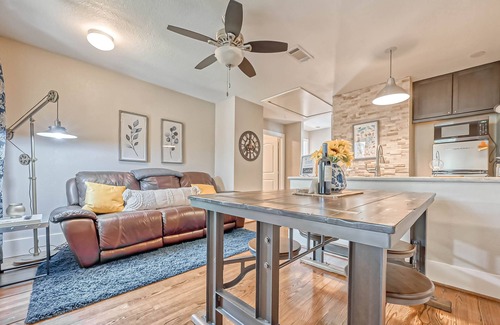 Riverside Terrace House | Medical Center 2-Bedroom Upstairs Unit & Fully Fenced in Yard