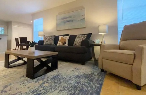 Leon Valley House | Medical Center Area Home | Centrally Located SA | 2 King Beds