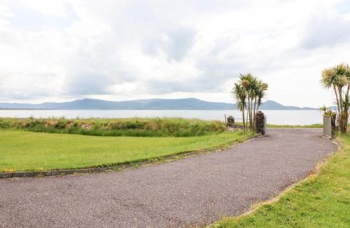 Ballinskelligs House | Meeligolleen