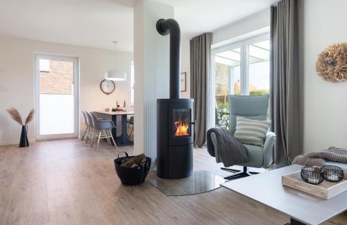 Fedderwardersiel House | Meerperle - Sauna und überdachte Terrasse, Hunde willkommen!