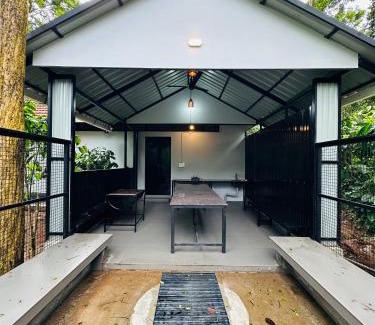 Mananthavady House | Meghamalhar Den